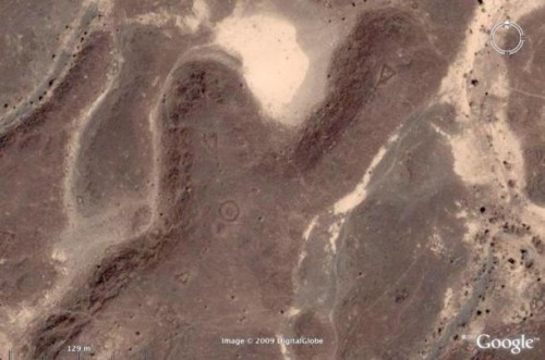Часть геоглифов, обнаруженных в Саудовской Аравии. Фото: Google Earth